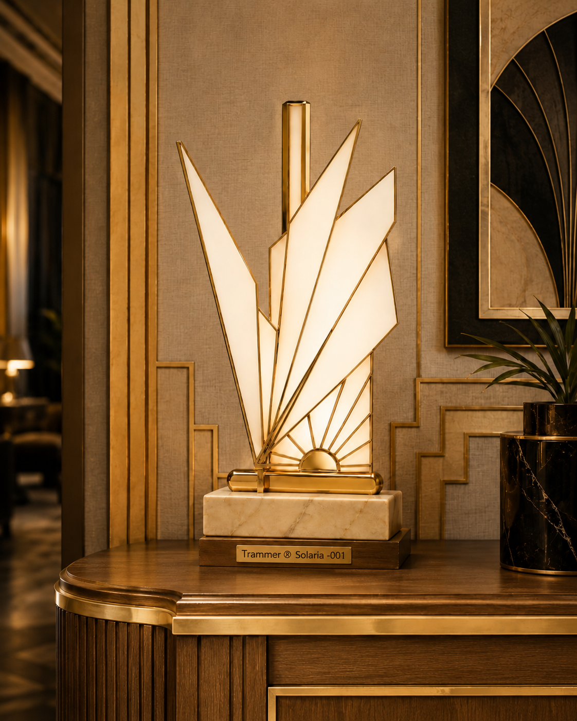 Lampe Art déco Trammer Solaria-001 en marbre beige, laiton et plexi opalin